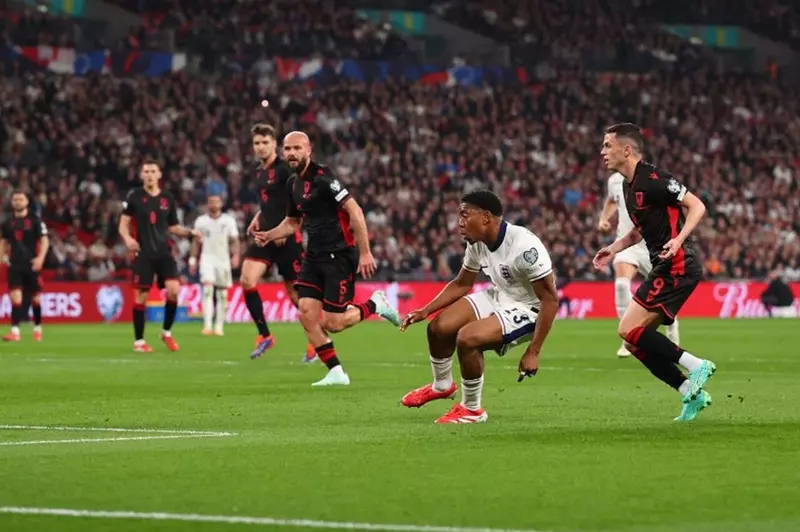 إنجلترا ضد ألبانيا